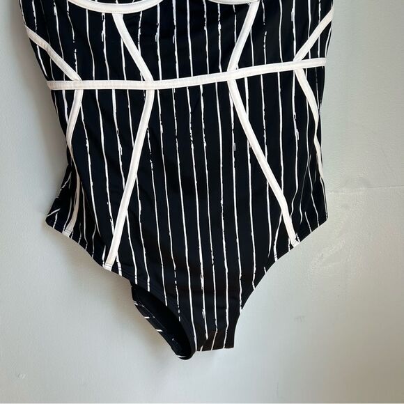 Disney The Nightmare Before Christmas Jack Skellington One-Piece Swimsuit Sz 1X - Picture 4 of 14